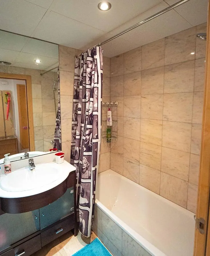 Two Bedroom Stylish Studio, 5 Minutes Walk From The Beach Lloret de Mar Apartment