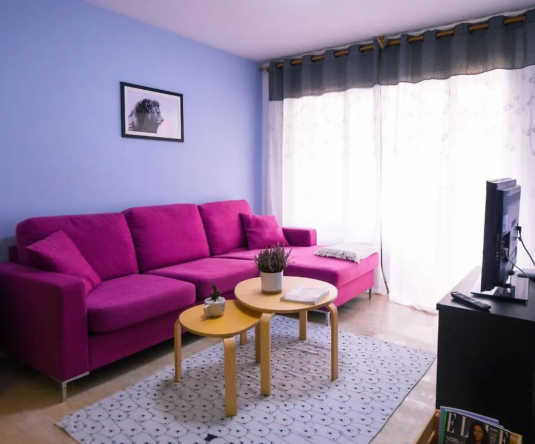 Two Bedroom Stylish Studio, 5 Minutes Walk From The Beach リョレート・デ・マル
